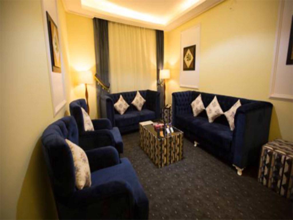 هذا منزلى الحمراء Riyadh Eksteriør bilde